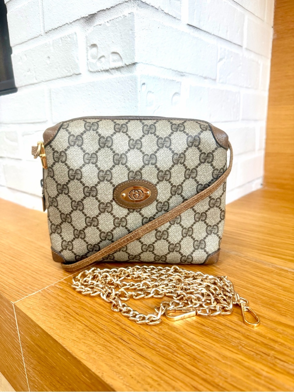 Gucci Authentic Vintage GG Supreme Crossbody Bag